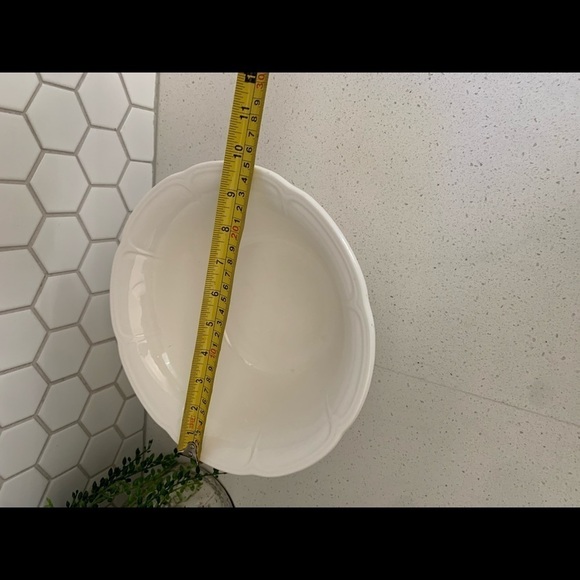 Salad fruit bowl made in Japan white trimmed - Picture 7 of 8